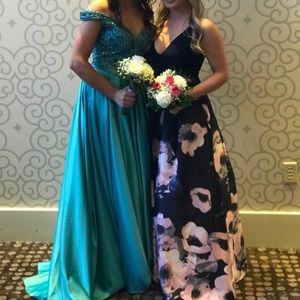 Selling flowered dress for 300 blue for 250